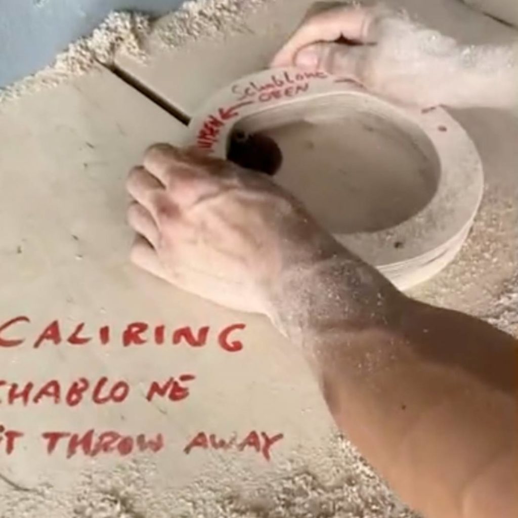 MakeUp-Hardtech-Innovation_Caliring