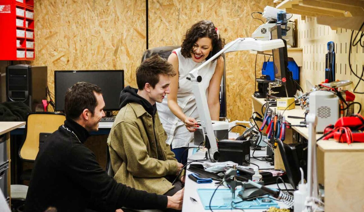 LIMEN develops a smart device with functional smart home perfumes.