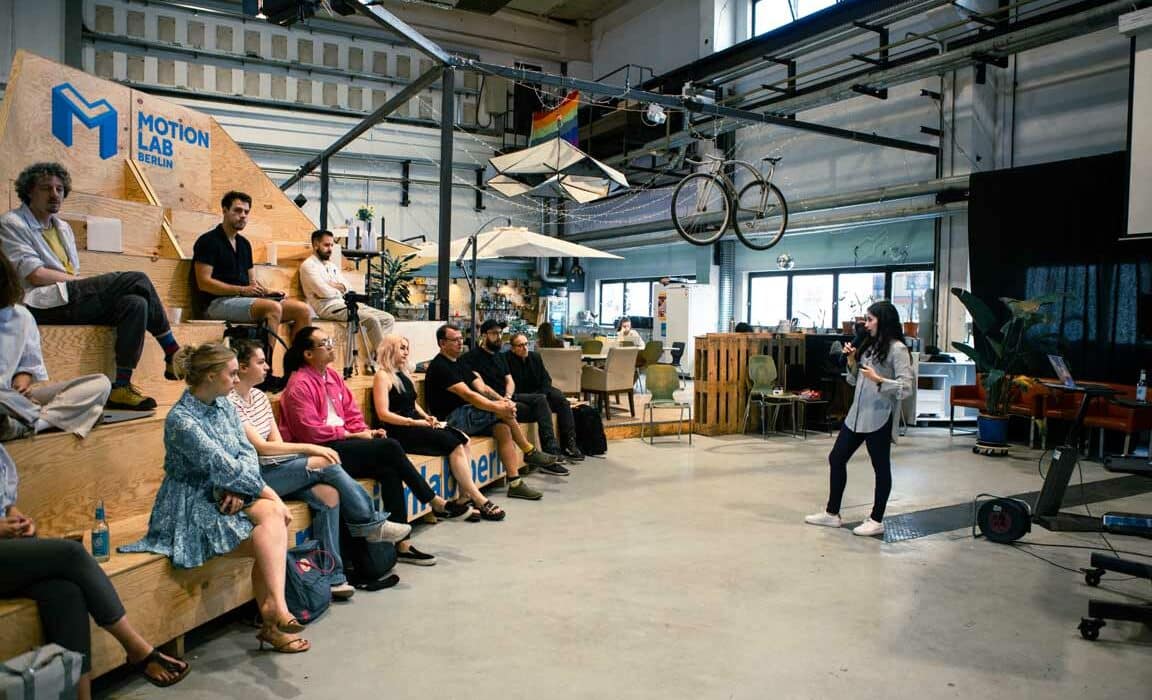 Get to know the 5 most important tips for a successful startup brand identity from our expert Gabriela Corral.