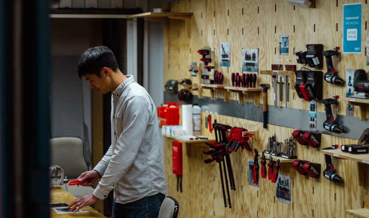 Hoop Solar in the prototyping phase in on of MotionLab.Berlin prototyping Labs.