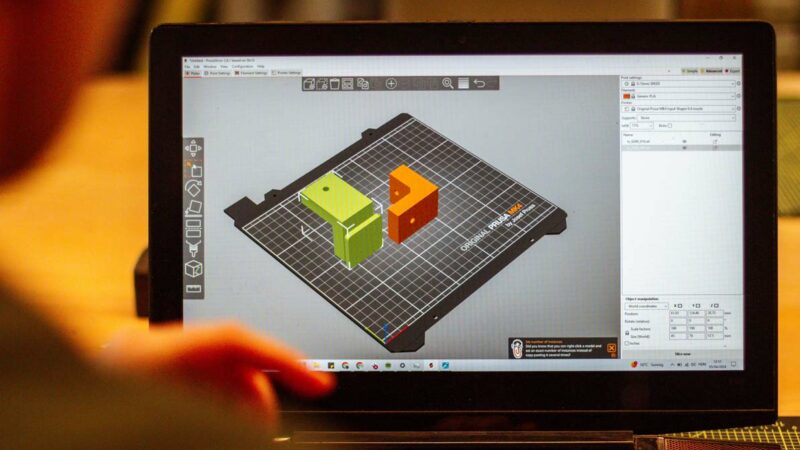 Here you can see Redivivum working on their prototype in the framework of MotionLab.Berlins Hardtech Innovation Accelerator.