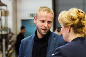 Our Director of Corporate Partnerships, René Giese, speaking with the Berlin Senator for Economy, Energy, and Enterprise Franziska Giffey at the officially Deep Tech Hub signing.