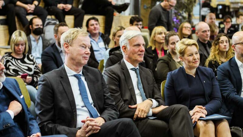 Join us for a night full of celebration and innovation together with the whole deep tech ecosystem in Berlin at the Deep Tech Award 2024.