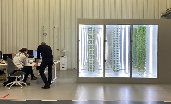 This agriculture technology based on fogponics is developed by Lite&Fog. Here you can see the model M.